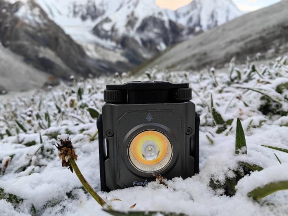 241118_ISPO Award Winner 2024: Fenix CL27R Spot und Floodlight Lantern